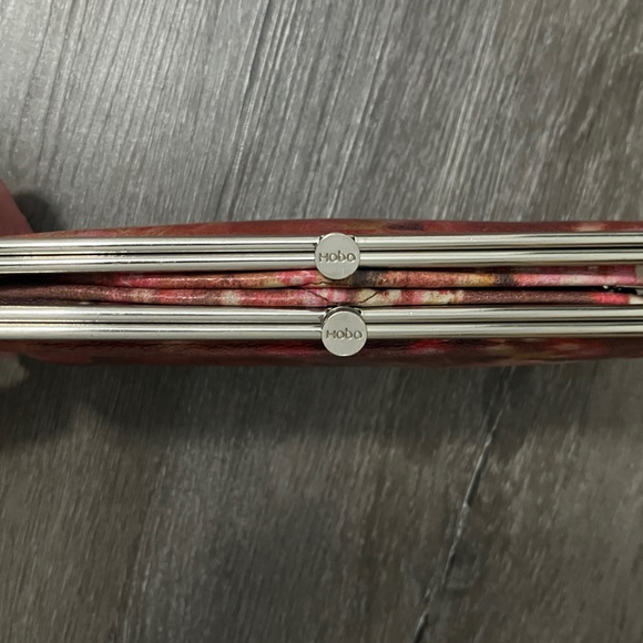 HOBO Lauren Clutch Wallet Floral Leather - Picture 5 of 8